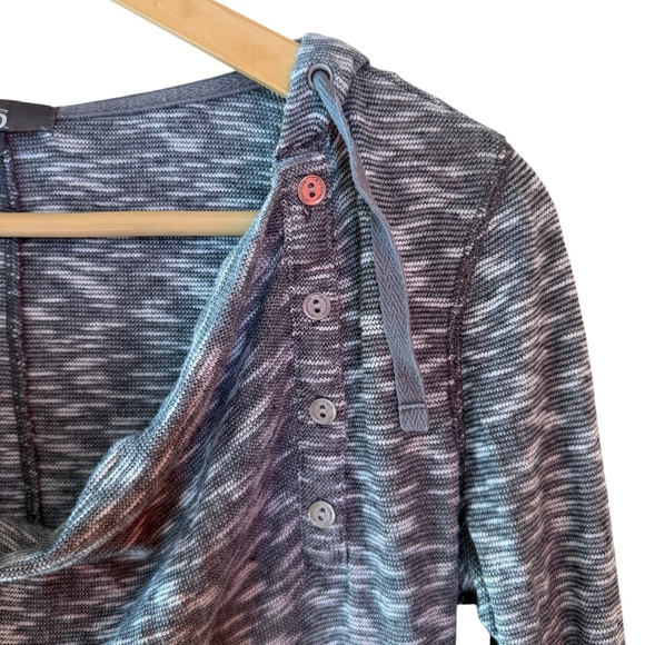 ALO Yoga Women's Charcoal Long Sleeve - Picture 4 of 6